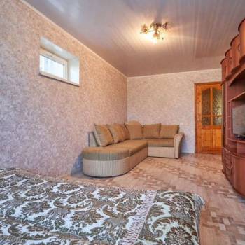 Сдается 1-комнатная квартира, 56 м²