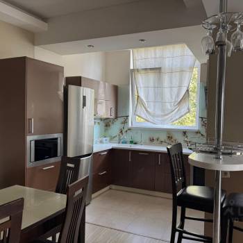 Сдается Многокомнатная квартира, 90 м²