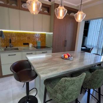 Продается Многокомнатная квартира, 56,4 м²