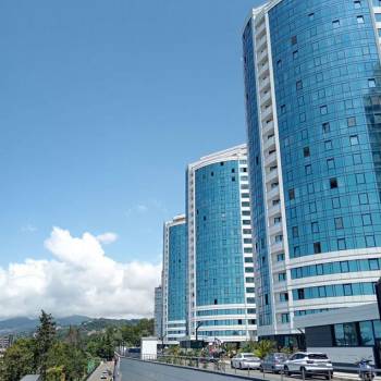 Продается 1-комнатная квартира, 53 м²