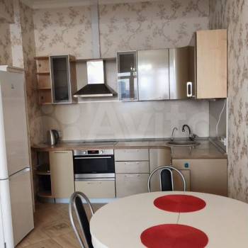 Сдается Многокомнатная квартира, 90 м²