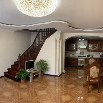 Продается Многокомнатная квартира, 150 м²