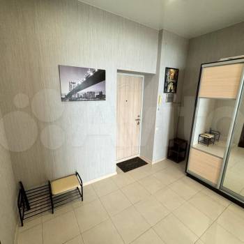 Сдается 1-комнатная квартира, 67 м²