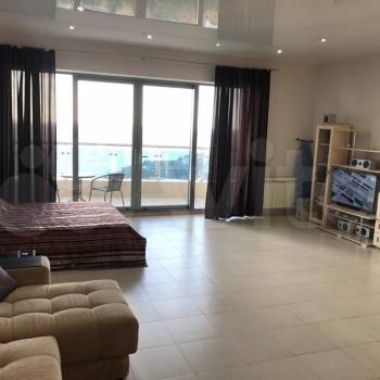 Сдается 1-комнатная квартира, 67 м²