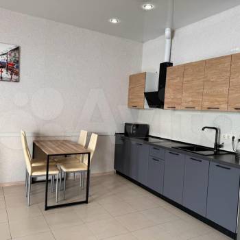 Сдается 1-комнатная квартира, 67 м²