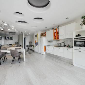 Продается 3-х комнатная квартира, 150 м²