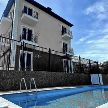 Продается 1-комнатная квартира, 35 м²