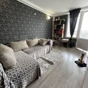 Продается Многокомнатная квартира, 90 м²