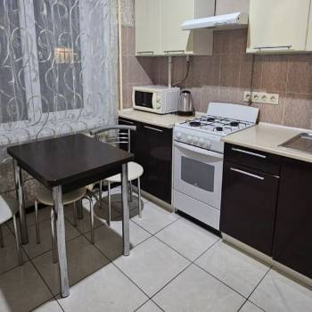 Сдается Многокомнатная квартира, 60 м²