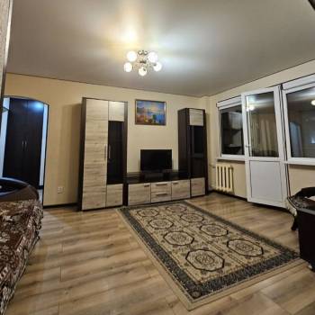 Сдается Многокомнатная квартира, 60 м²