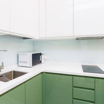 Продается 1-комнатная квартира, 93,6 м²