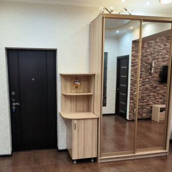 Продается Многокомнатная квартира, 75,4 м²