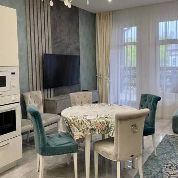 Сдается Многокомнатная квартира, 130 м²