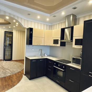 Сдается 2-х комнатная квартира, 86 м²