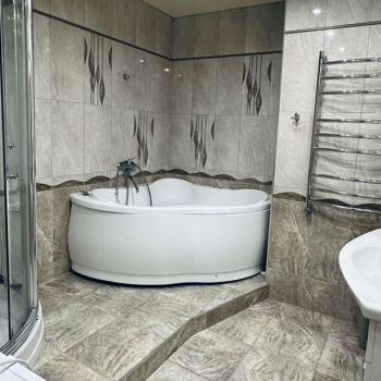 Сдается 2-х комнатная квартира, 86 м²