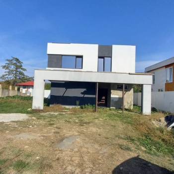 Продается Дом, 160 м²