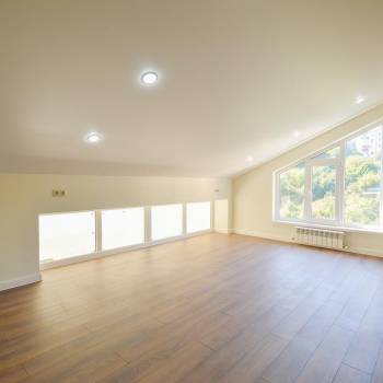 Продается 3-х комнатная квартира, 193 м²