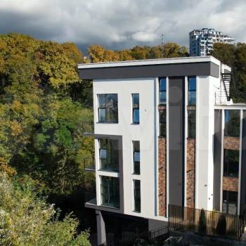 Продается Дом, 242 м²