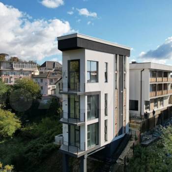 Продается Дом, 242 м²