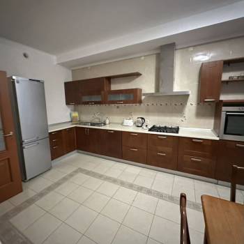 Продается Дом, 400 м²