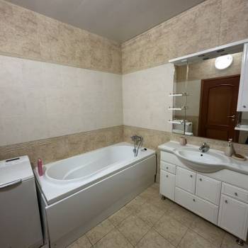 Продается Дом, 400 м²