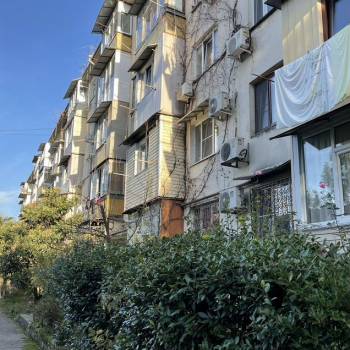 Продается 1-комнатная квартира, 42 м²