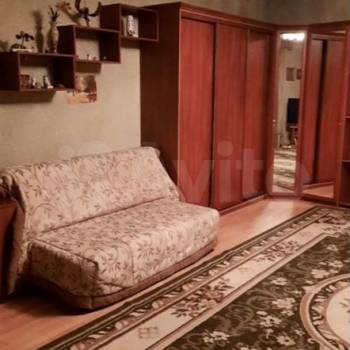 Сдается 1-комнатная квартира, 70 м²