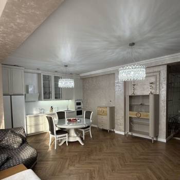 Продается Многокомнатная квартира, 120 м²