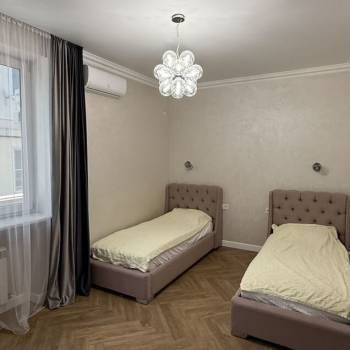 Продается Многокомнатная квартира, 120 м²