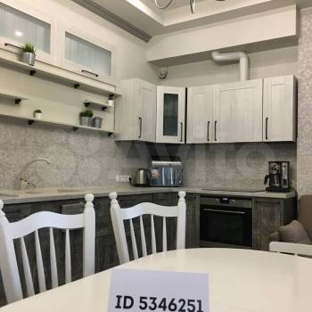 Сдается Многокомнатная квартира, 100 м²