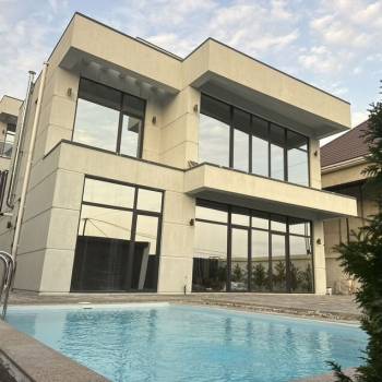 Продается Дом, 210 м²