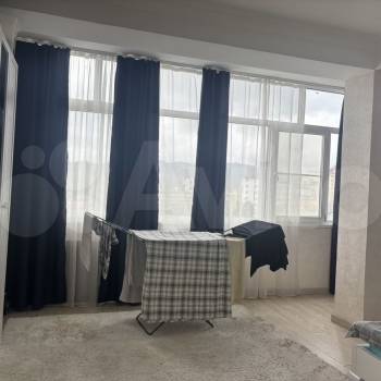 Продается 1-комнатная квартира, 64 м²