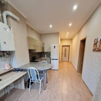 Продается 1-комнатная квартира, 35 м²