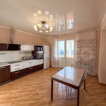 Сдается 1-комнатная квартира, 70 м²