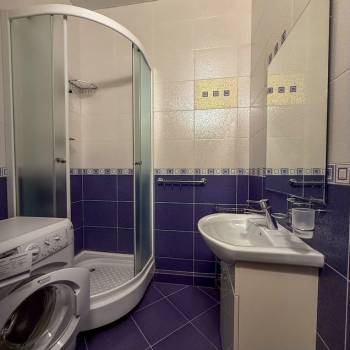 Сдается 1-комнатная квартира, 70 м²