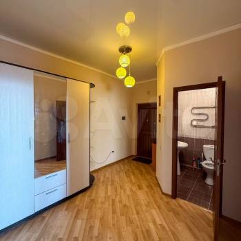 Сдается 1-комнатная квартира, 70 м²