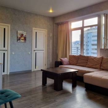 Сдается 1-комнатная квартира, 50,2 м²