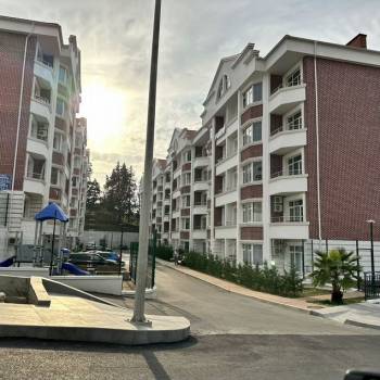 Продается 1-комнатная квартира, 73,4 м²