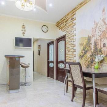 Продается 2-х комнатная квартира, 100 м²