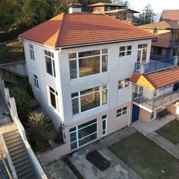 Продается Дом, 303,9 м²