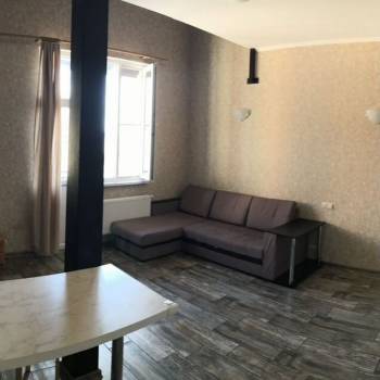 Продается 1-комнатная квартира, 50 м²