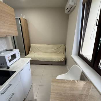 Продается 1-комнатная квартира, 14 м²