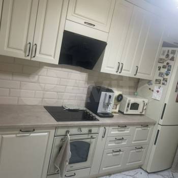 Продается 1-комнатная квартира, 92 м²