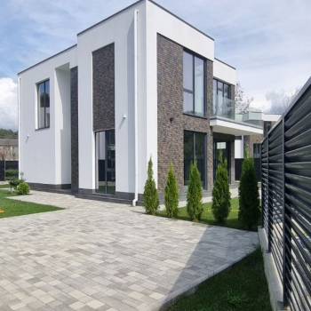 Продается Дом, 185 м²