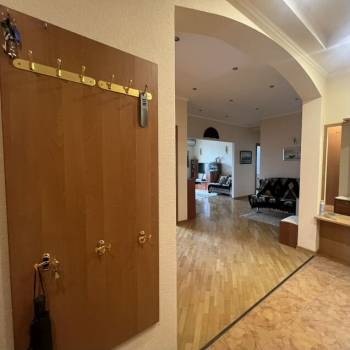 Продается Многокомнатная квартира, 134,2 м²