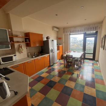 Продается Многокомнатная квартира, 134,2 м²