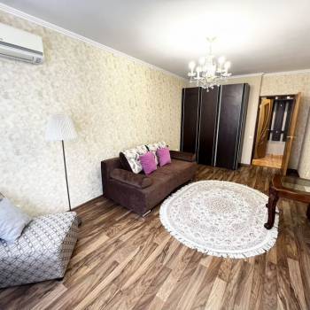 Сдается 1-комнатная квартира, 42 м²