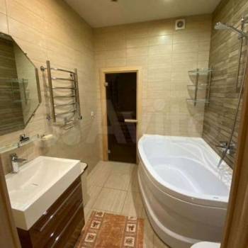 Сдается 2-х комнатная квартира, 85 м²