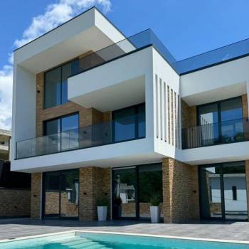 Продается Дом, 298 м²