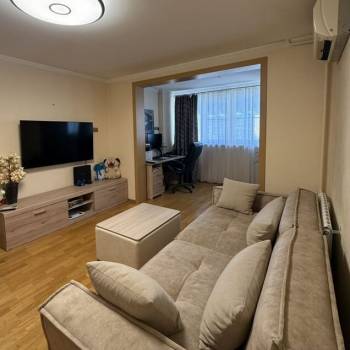 Сдается 2-х комнатная квартира, 65 м²